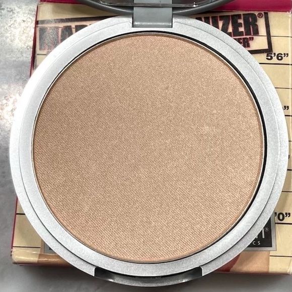 The Balm Mary Lou Manizer Highlighter & Shadow - Picture 3 of 6